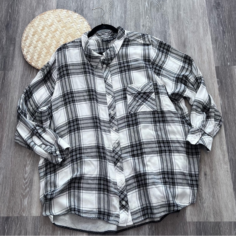 Tolani collection oversized flannel shirt w/ boho print back
